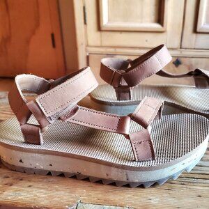 Teva Universal Ceres Sandal, Size 8